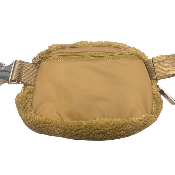 Lululemon Everywhere Belt‎ Bag Fleece Sherpa Burnt Caramel Fanny Pack Purse - Picture 6 of 9